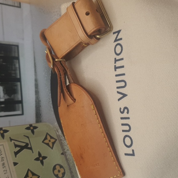 Louis Vuitton Luggage Tag and Poignet. *Authentic * - Picture 3 of 10